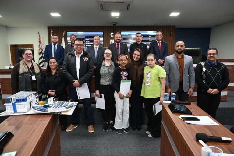 Câmara de Jandira aprova pautas sobre saúde, educação, assistência social e infraestrutura
