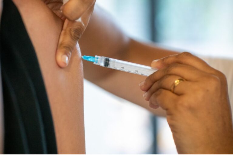 Estação da CPTM recebe vacinação contra influenza e febre amarela